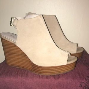 Kenneth Cole wedges